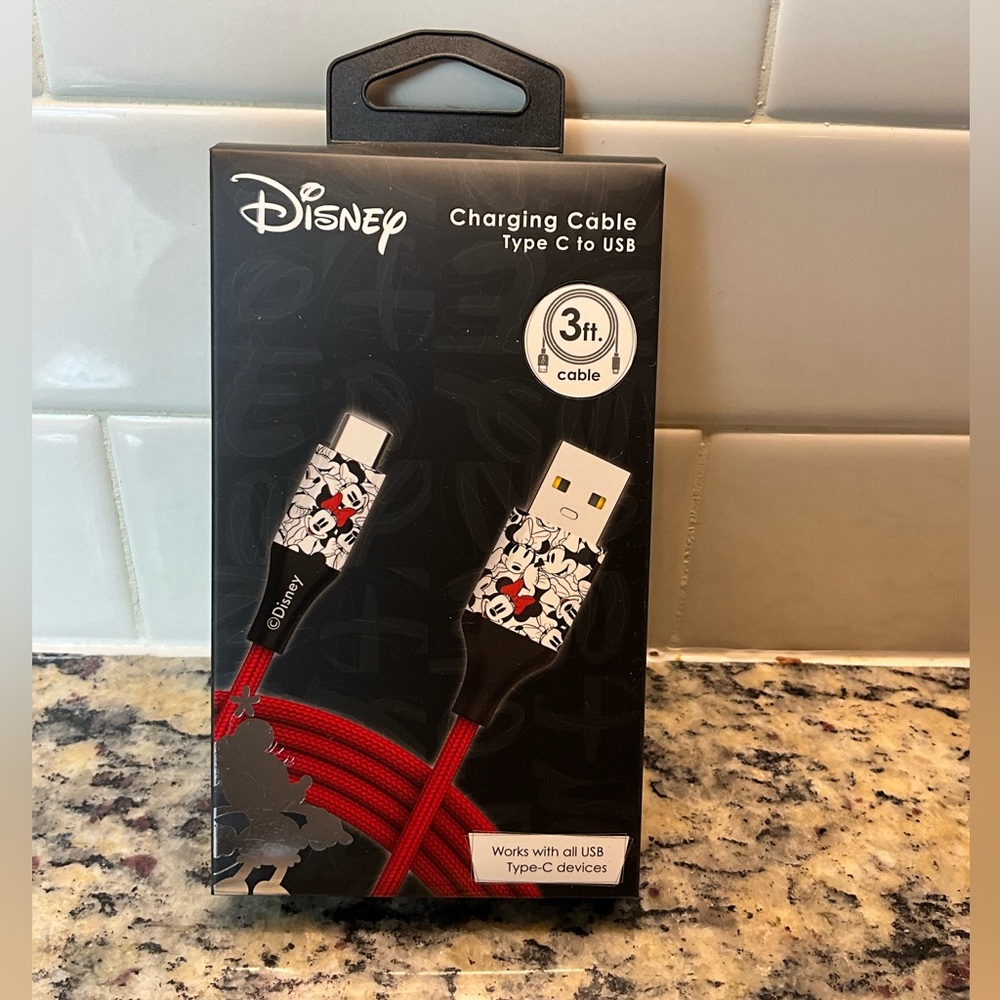Disney Minnie Mouse 3ft USB to USB-C. SEND ME AN OFFER!